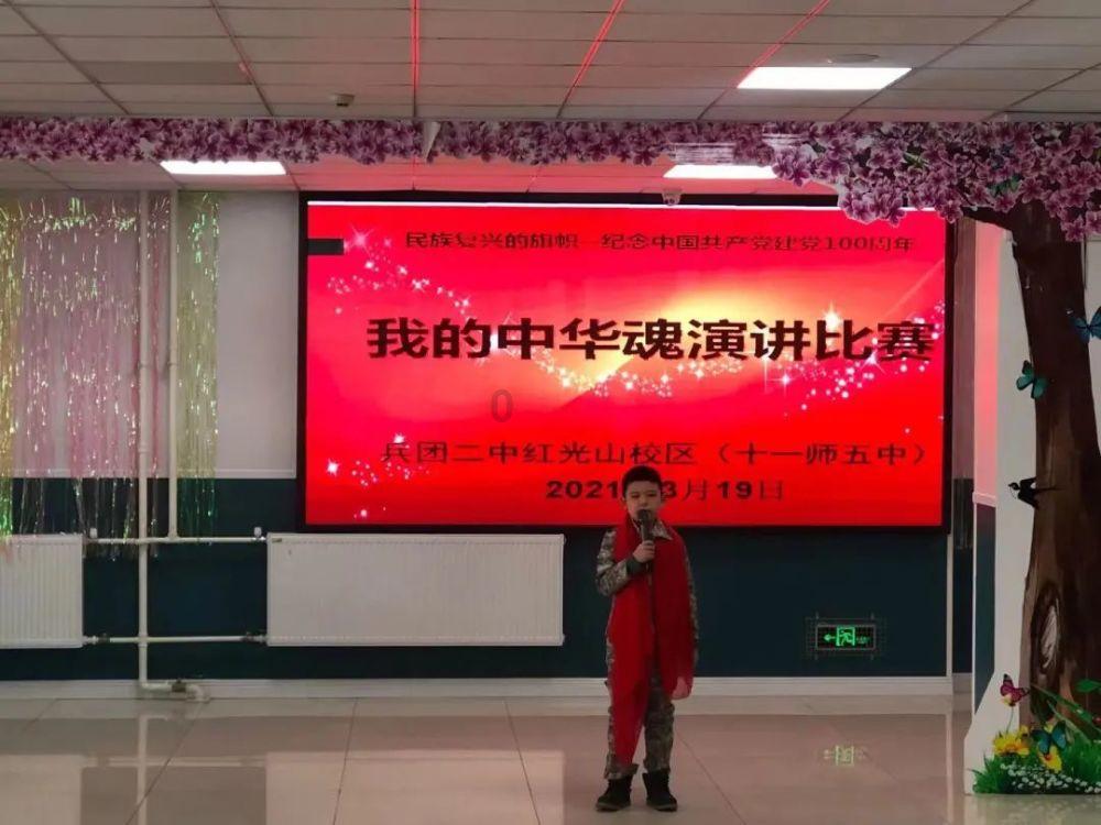 周杰伦巴黎生图!多名保镖护驾,走路姿势怪异,双眼浮肿引担忧