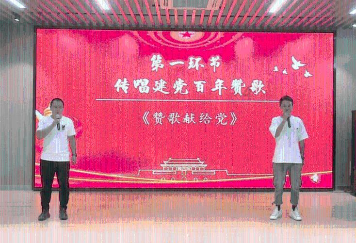 第一现场｜德州一女子驾车突发心脏病 警医接力搜救