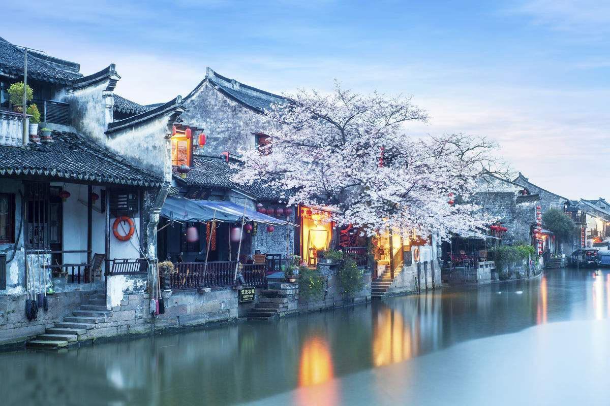 嘉定新城“长出”绿色低碳公共空间,系区域首个光储直柔应用商业场景